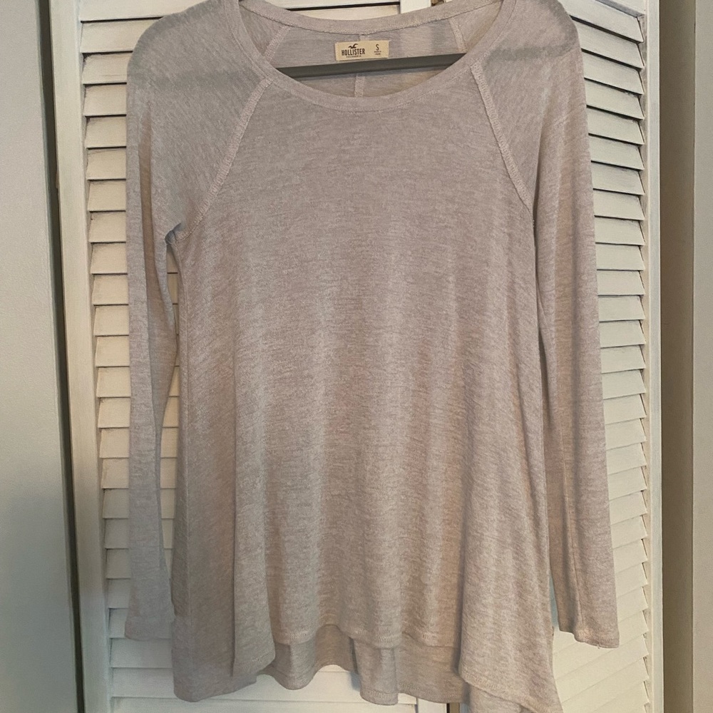 Hollister light long sleeve blouse. Like new